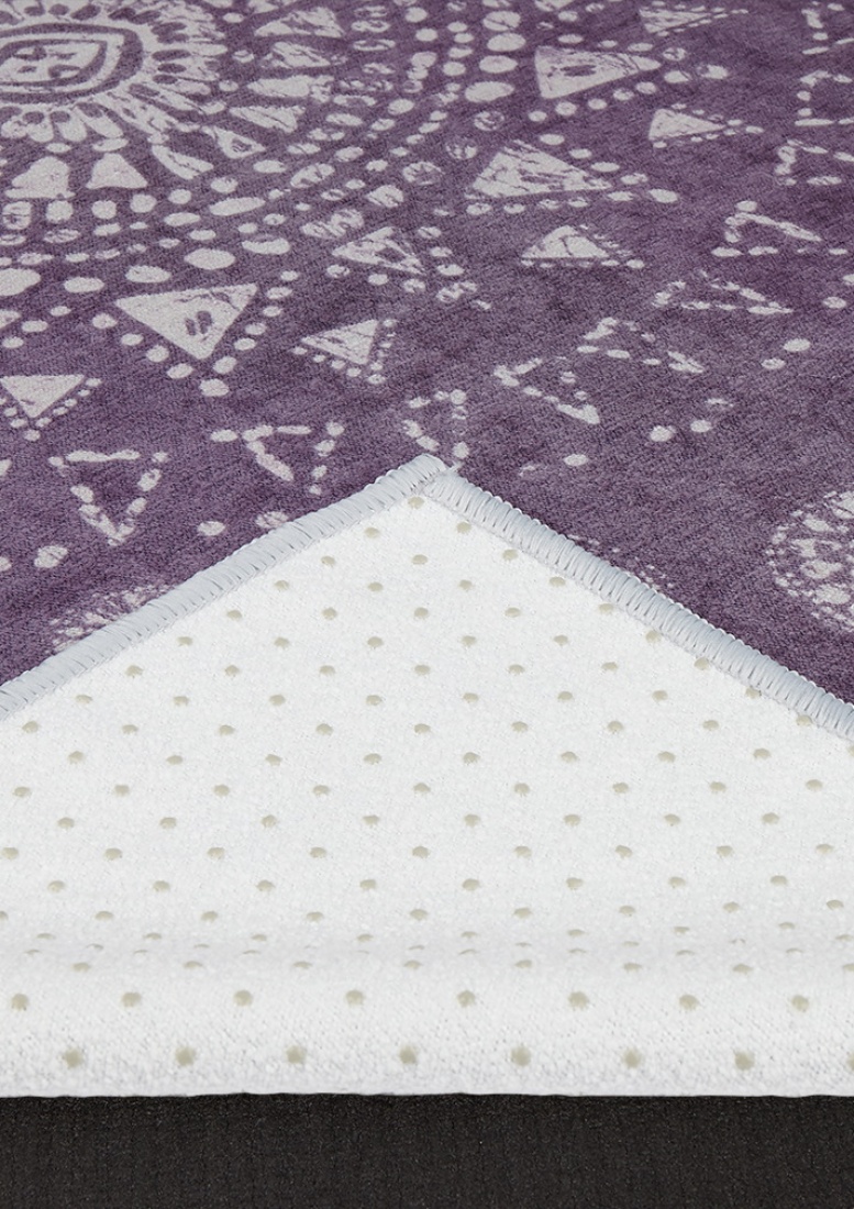 Shop Manduka Manduka Yogitoes Yoga Mat Towel in Lavender
