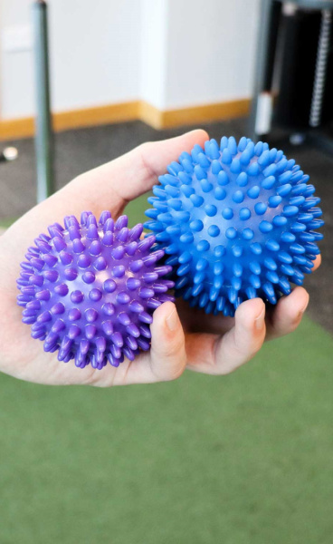 Trigger Point Spikey Ball Large (9cm) - Blue - 2